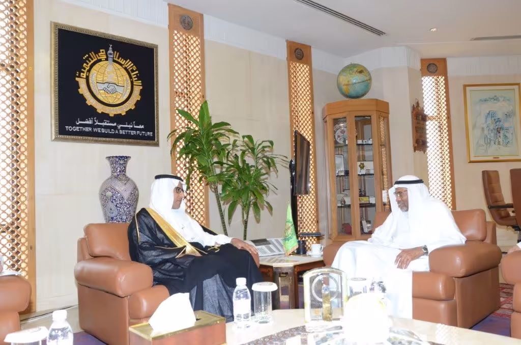 Ministry of Social Affairs Delegation Meets President of the Islamic Development Bank to Discuss Partnership and Support for Needy Families